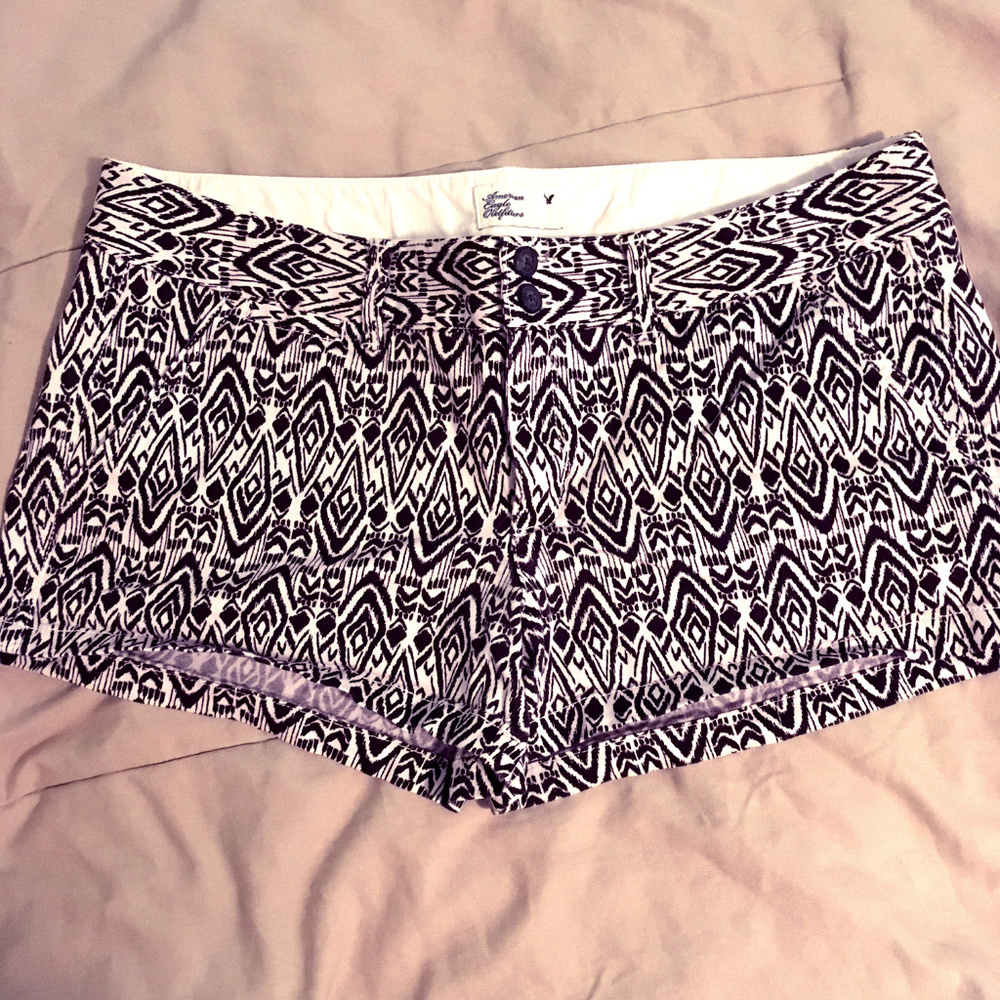 Used American Eagle Fabric Print Shorts, Size 12